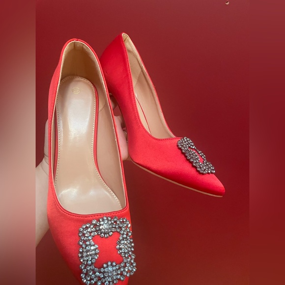 Red pumps satin with rhinestones size 8 Kate Middleton stiletto - Picture 4 of 5